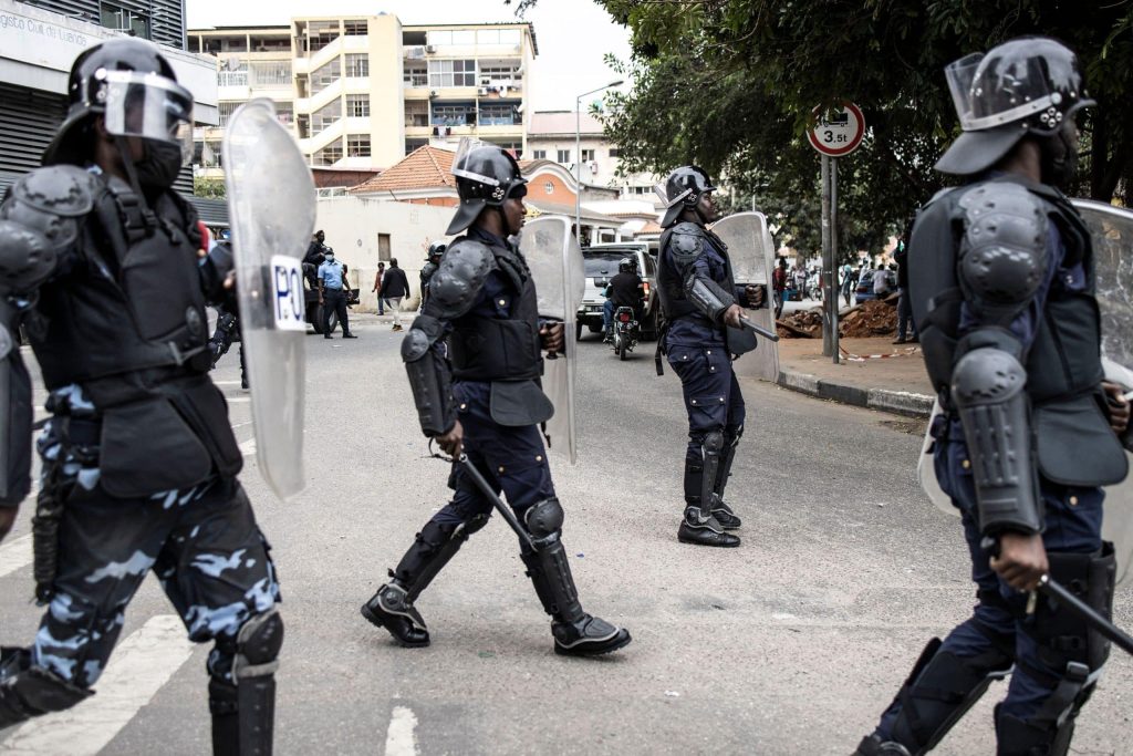 Angola: Autoridades devem investigar morte de 22 pessoas durante greve