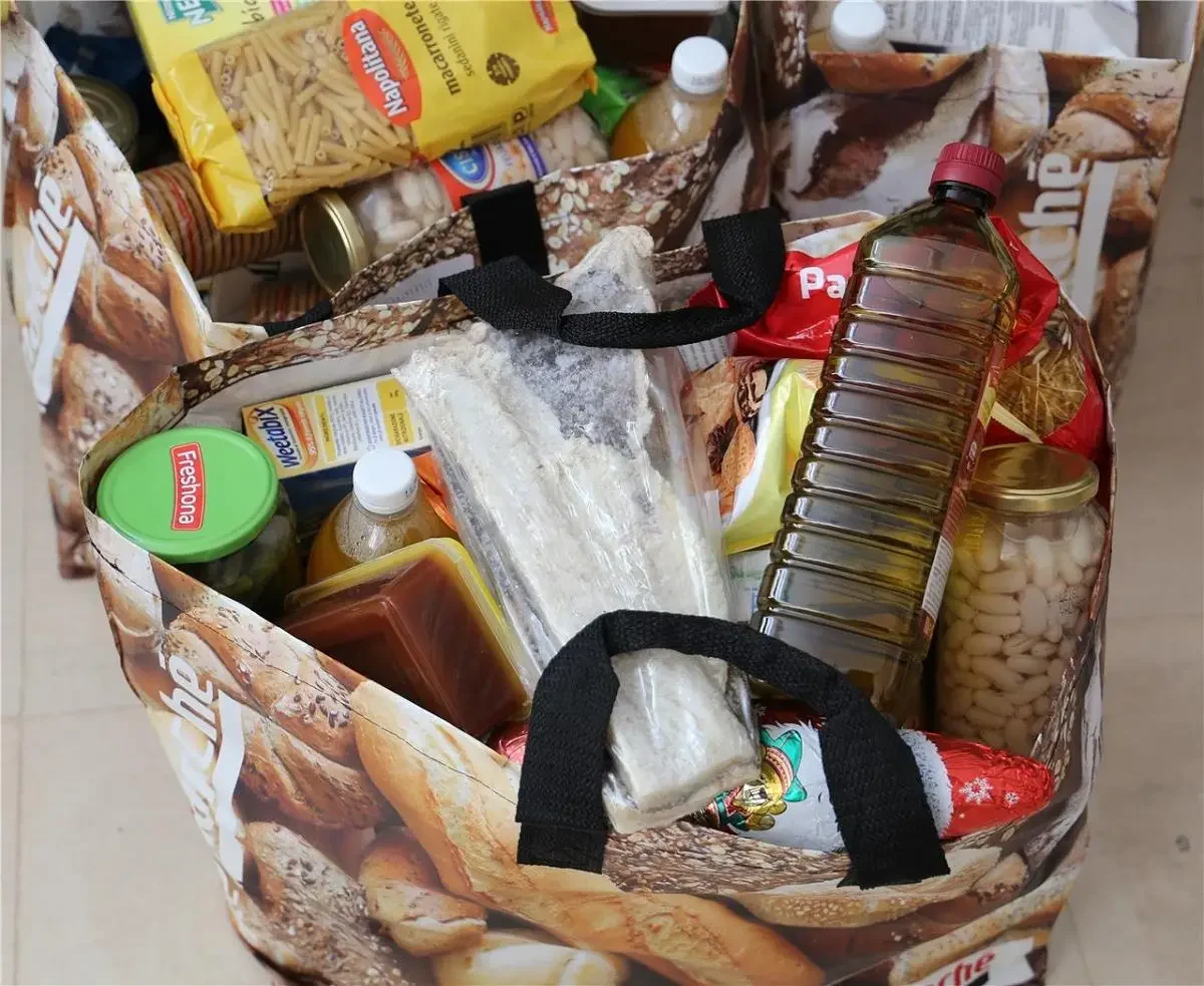 Compras de bens essenciais custam mais 15 euros em relação ao ano passado
