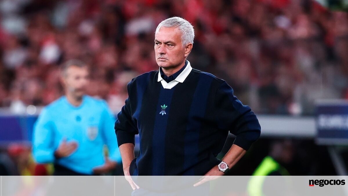 José Mourinho despedido do Fenerbahçe
