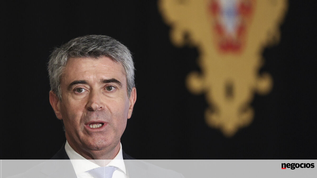 Líder do PS diz que fronteiras nacionais estão hoje “mais seguras” devido à reforma do SEF