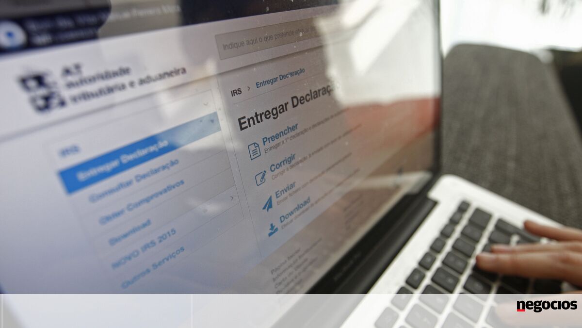 Maioria das famílias desconta menos 130 euros em IRS este mês e no próximo