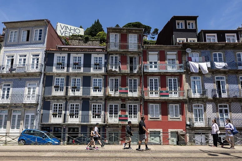 Mais de 129.600 inquilinos recebem apoio à renda em setembro com retroativos a janeiro