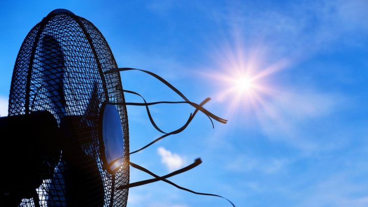 Se calhar está a colocar o ventilador ao contrário! É assim...
