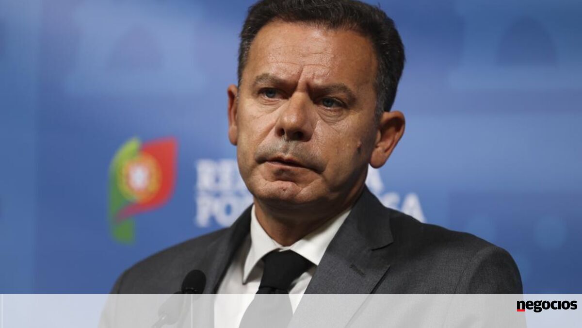 Montenegro nega responsabilidade no atraso da investigação à Spinumviva